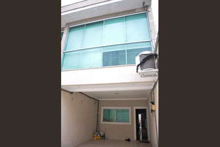 Casa para alugar com 170m², 4 quartos e 2 vagas Casa para alugar com 170m², 4 quartos e 2 vagasFachada