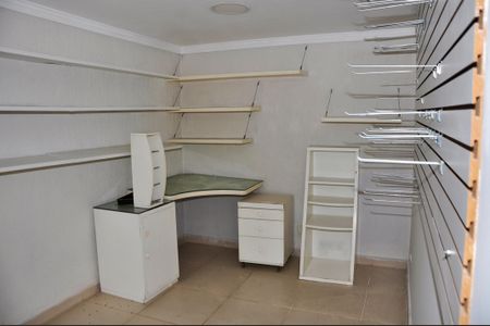 Casa para alugar com 170m², 4 quartos e 2 vagas Casa para alugar com 170m², 4 quartos e 2 vagasQuarto de Serviço