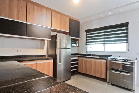 Casa para alugar com 170m², 4 quartos e 2 vagas Casa para alugar com 170m², 4 quartos e 2 vagasCozinha