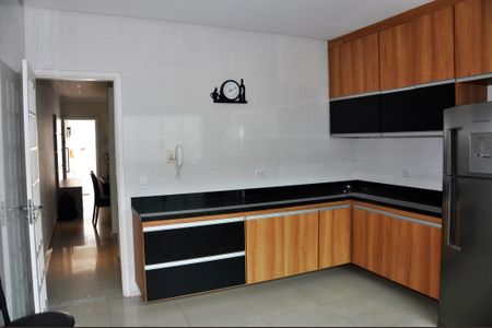 Casa para alugar com 170m², 4 quartos e 2 vagas Casa para alugar com 170m², 4 quartos e 2 vagasCozinha
