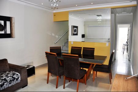 Casa para alugar com 170m², 4 quartos e 2 vagas Casa para alugar com 170m², 4 quartos e 2 vagasSala