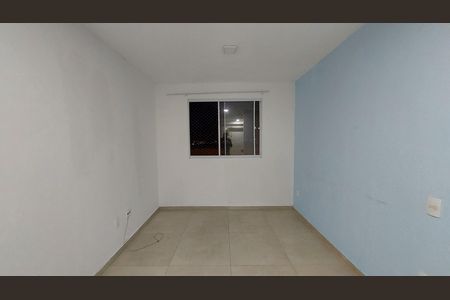 Sala de apartamento para alugar com 2 quartos, 40m² em Cerâmica, Nova Iguaçu