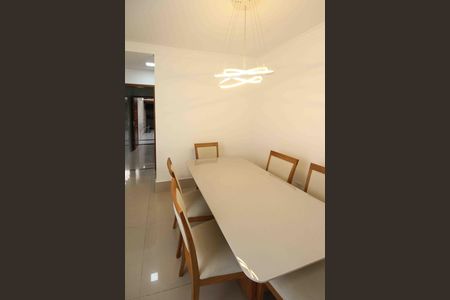 Casa à venda com 130m², 3 quartos e 2 vagas