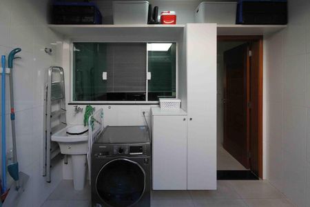 Casa à venda com 130m², 3 quartos e 2 vagas