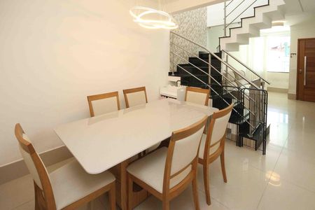 Casa à venda com 130m², 3 quartos e 2 vagas