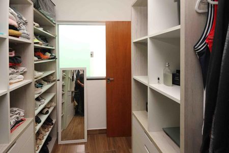 Casa à venda com 130m², 3 quartos e 2 vagas