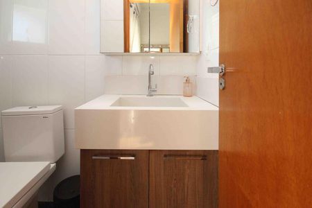 Casa à venda com 130m², 3 quartos e 2 vagas