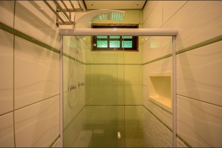 Casa para alugar com 210m², 4 quartos e 4 vagas Casa para alugar com 210m², 4 quartos e 4 vagasBanheiro social
