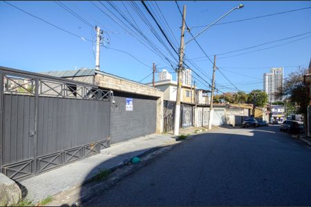 Casa para alugar com 210m², 4 quartos e 4 vagas Casa para alugar com 210m², 4 quartos e 4 vagasFachada