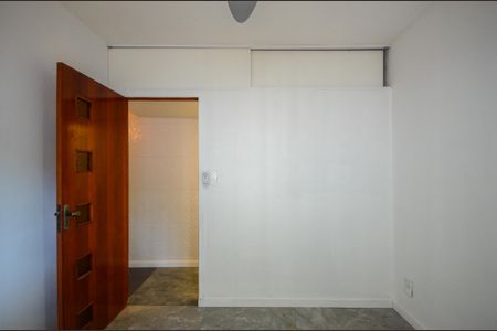 Casa para alugar com 210m², 4 quartos e 4 vagas Casa para alugar com 210m², 4 quartos e 4 vagasQuarto