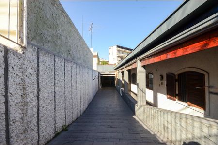 Garagem de casa para alugar com 4 quartos, 210m² em Vila Carbone, São Paulo