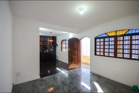 Sala de casa à venda com 4 quartos, 210m² em Vila Carbone, São Paulo