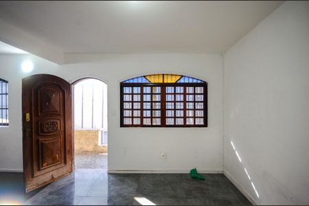 Casa para alugar com 210m², 4 quartos e 4 vagas Casa para alugar com 210m², 4 quartos e 4 vagasSala