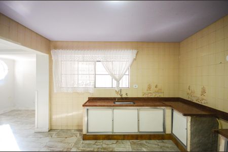 Casa para alugar com 210m², 4 quartos e 4 vagas Casa para alugar com 210m², 4 quartos e 4 vagasCasa 2 - Cozinha