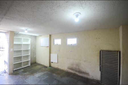 Quarto de serviço  de casa à venda com 4 quartos, 210m² em Vila Carbone, São Paulo