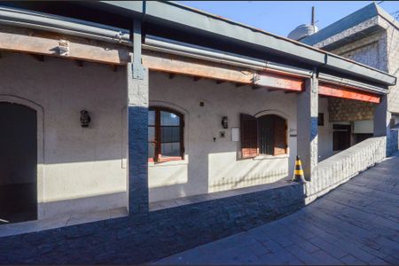 Casa para alugar com 210m², 4 quartos e 4 vagas Casa para alugar com 210m², 4 quartos e 4 vagasÁrea de serviço