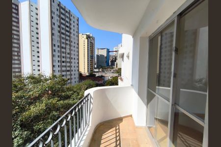 Apartamento para alugar com 120m², 3 quartos e 2 vagasVaranda