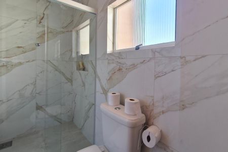 Casa para alugar com 400m², 6 quartos e 4 vagas Casa para alugar com 400m², 6 quartos e 4 vagasBanheiro Social