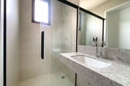 Apartamento à venda com 60m², 2 quartos e 2 vagas Apartamento à venda com 60m², 2 quartos e 2 vagasBanheiro da Suíte 1