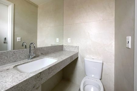 Apartamento à venda com 60m², 2 quartos e 2 vagas Apartamento à venda com 60m², 2 quartos e 2 vagasBanheiro da Suíte 1