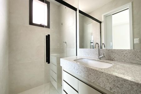 Apartamento à venda com 117m², 2 quartos e 2 vagas Apartamento à venda com 117m², 2 quartos e 2 vagasBanheiro da Suíte 2