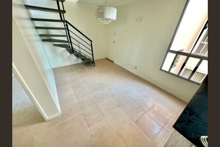 Apartamento à venda com 88m², 2 quartos e 1 vaga Apartamento à venda com 88m², 2 quartos e 1 vagaSala