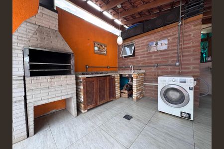 Casa à venda com 110m², 2 quartos e 4 vagasÁrea Externa