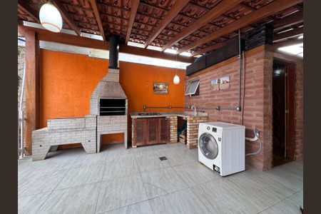 Casa à venda com 110m², 2 quartos e 4 vagasÁrea Externa