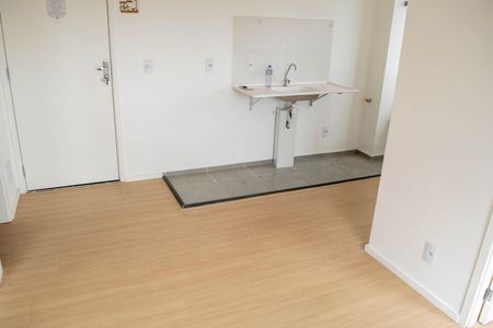 Sala de apartamento para alugar com 2 quartos, 34m² em Chácara Seis de Outubro, São Paulo
