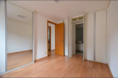 Apartamento à venda com 90m², 3 quartos e 3 vagasSuíte