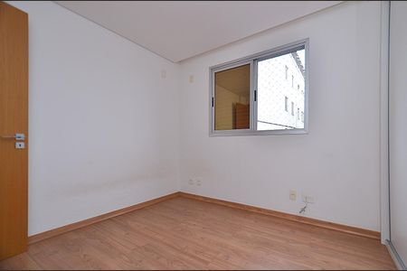 Apartamento à venda com 90m², 3 quartos e 3 vagasQuarto 2