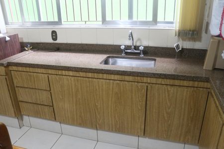 Casa à venda com 219m², 2 quartos e 4 vagasCozinha