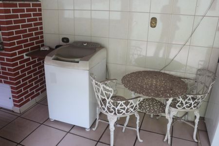 Casa à venda com 219m², 2 quartos e 4 vagasÁrea de Serviço