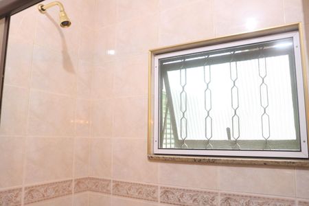 Casa à venda com 219m², 2 quartos e 4 vagasBanheiro da Suíte 