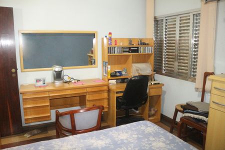 Casa à venda com 219m², 2 quartos e 4 vagasSuíte 