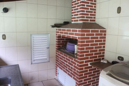 Casa à venda com 219m², 2 quartos e 4 vagasQuintal