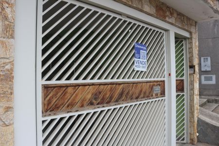 Casa à venda com 219m², 2 quartos e 4 vagasPlaquinha