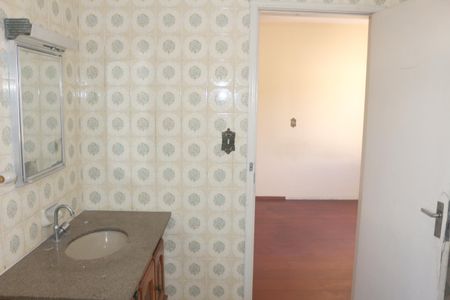 Casa à venda com 205m², 3 quartos e 3 vagasBanheiro da Suíte 1