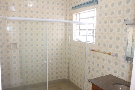 Casa à venda com 205m², 3 quartos e 3 vagasBanheiro da Suíte 1