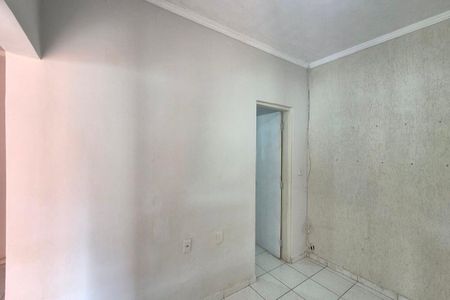 Casa à venda com 300m², 2 quartos e 4 vagasSala