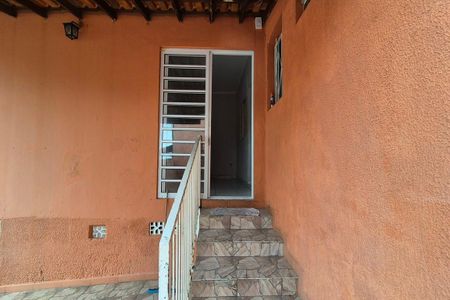 Casa à venda com 300m², 2 quartos e 4 vagasEscada de Acesso 