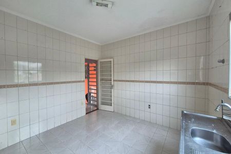 Casa à venda com 300m², 2 quartos e 4 vagasCozinha 