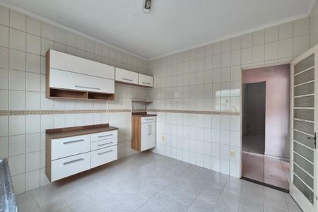 Casa à venda com 300m², 2 quartos e 4 vagasCozinha 