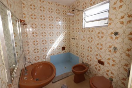 Casa à venda com 251m², 7 quartos e 4 vagasBanheiro 1