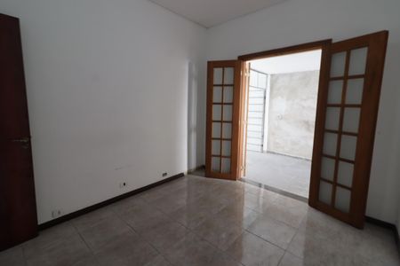 Casa à venda com 251m², 7 quartos e 4 vagasQuarto 2