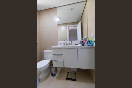 Apartamento à venda com 139m², 4 quartos e 2 vagasBanheiro da Suíte 01