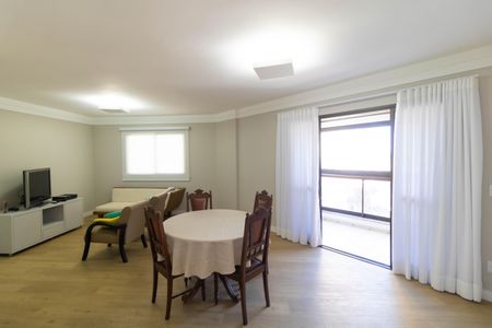 Sala de apartamento à venda com 4 quartos, 139m² em Vila Brandina, Campinas
