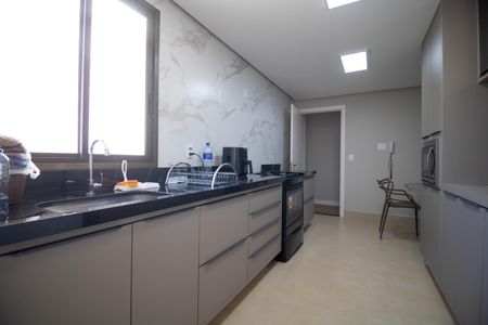 Apartamento à venda com 139m², 4 quartos e 2 vagasCozinha