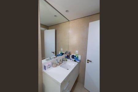 Apartamento à venda com 139m², 4 quartos e 2 vagasBanheiro da Suíte 01