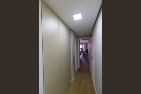 Apartamento à venda com 139m², 4 quartos e 2 vagasCorredor